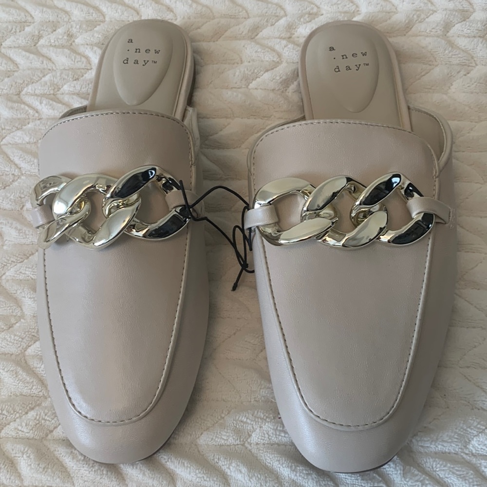 A New Day White Loafer Slides with Silver Chain Detail- NWOT